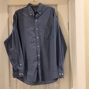 Mens Izod long sleeved buttoned down collar shirt